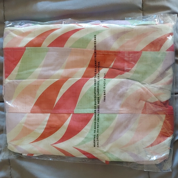 🎉NWT🎉MAKE ME AN OFFER! Cropped Jumpsuit Womens size 4 - Picture 6 of 7